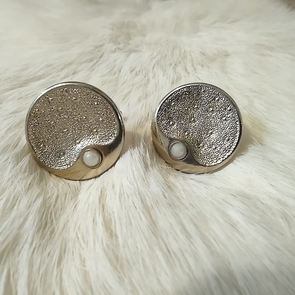 Swank Silver Textured Round Earrings with Pearl Accent